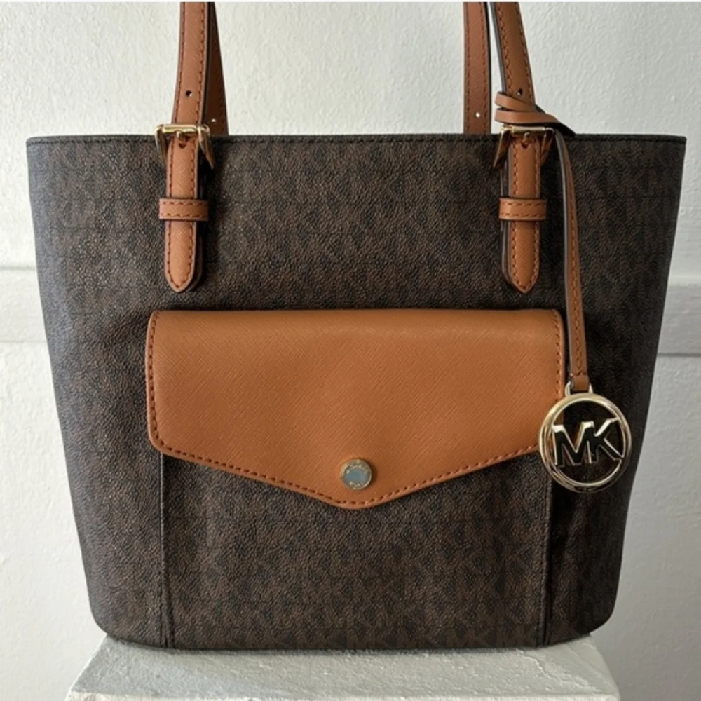 Michael Kors Jet Set Large Logo Pocket Tote Bag - Picture 2 of 16